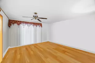 9748 S Van Vlissingen Rd, Chicago, IL 60617 - Photo 7