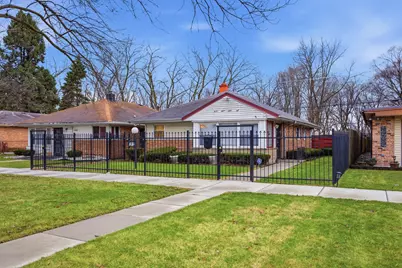 9748 S Van Vlissingen Road, Chicago, IL 60617 - Photo 3