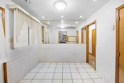 9748 S Van Vlissingen Road, Chicago, IL 60617 - Photo 15