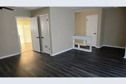 [Address not provided], Elk Grove Village, IL 60007 - Photo 9