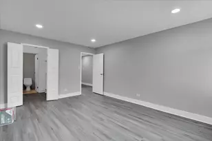 9725 S Karlov Ave, Oak Lawn, IL 60453 - Photo 15