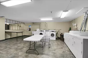 9725 S Karlov Ave, Oak Lawn, IL 60453 - Photo 25