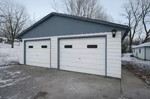 7913 S Oak St, Dixon, IL 61021 - Photo 5