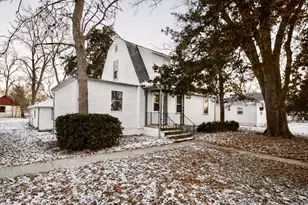 7913 S Oak St, Dixon, IL 61021 - Photo 3