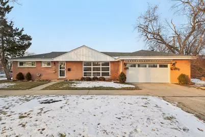 6803 N Keeler Avenue, Lincolnwood, IL 60712 - Photo 1
