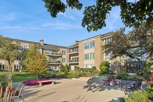 1 Oak Brook Club Dr, Oak Brook, IL 60523 - Photo 17