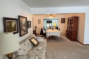 151 Rose Tree Ln, Lindenhurst, IL 60046 - Photo 7