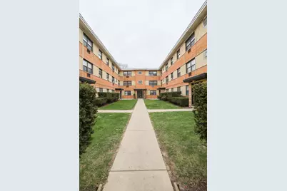 1654 W Pratt Boulevard #2N, Chicago, IL 60626 - Photo 1