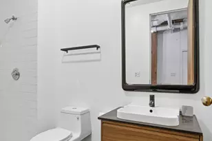 2401 W Ohio St, Chicago, IL 60612 - Photo 9