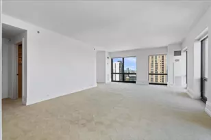 100 E Huron St, Chicago, IL 60611 - Photo 19