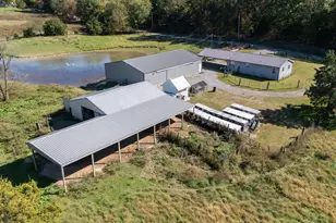 104 E Boundary Rd, Creal Springs, IL 62922 - Photo 5