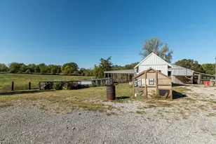 104 E Boundary Rd, Creal Springs, IL 62922 - Photo 23