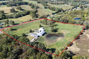 104 E Boundary Rd, Creal Springs, IL 62922 - Photo 3