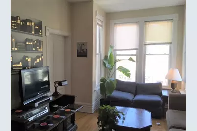 1749 W Barry Avenue, Chicago, IL 60657 - Photo 11