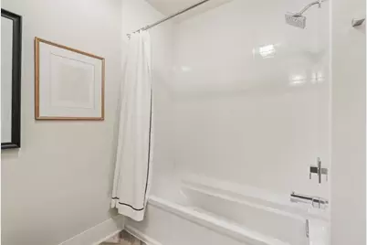 5748 N Hermitage Avenue #104, Chicago, IL 60660 - Photo 11