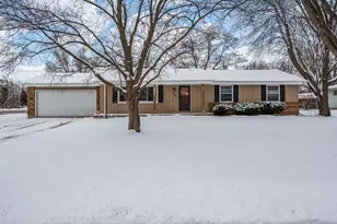 346 Whittemore Dr, South Beloit, IL 61080 - Photo 1