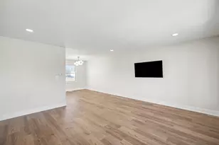 6920 Orchard Ln, Hanover Park, IL 60133 - Photo 7