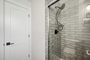 6920 Orchard Ln, Hanover Park, IL 60133 - Photo 25