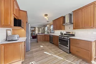 1402 Cherry Dr, Batavia, IL 60510 - Photo 11