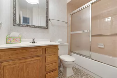 620 Chelmsford Lane, Elk Grove Village, IL 60007 - Photo 17