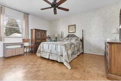 620 Chelmsford Lane, Elk Grove Village, IL 60007 - Photo 13