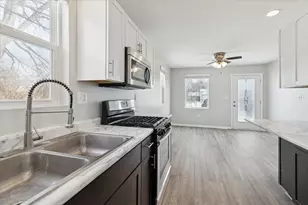 609 Trenton Ave, Rockford, IL 61102 - Photo 11