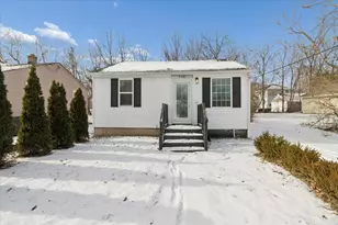 609 Trenton Ave, Rockford, IL 61102 - Photo 1