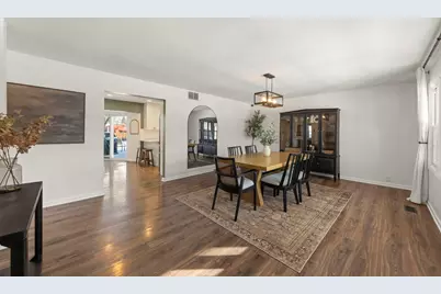 35 Cloverdale Lane, Schaumburg, IL 60194 - Photo 5