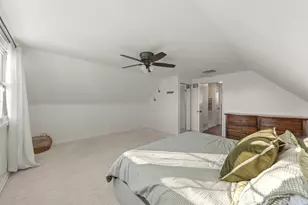 35 Cloverdale Ln, Schaumburg, IL 60194 - Photo 15