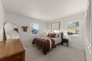 35 Cloverdale Ln, Schaumburg, IL 60194 - Photo 19