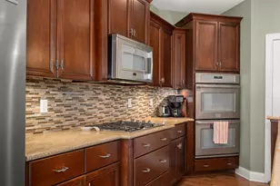 39W918 N Hathaway Ln, Geneva, IL 60134 - Photo 15