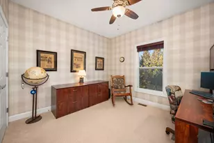 39W918 N Hathaway Ln, Geneva, IL 60134 - Photo 25