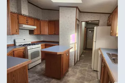 228 N Madison, Carthage, IL 62321 - Photo 3