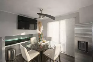 17718 Ridgewood Dr, Hazel Crest, IL 60429 - Photo 3