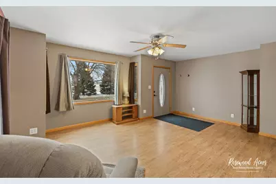 2373 E 3300 N Road, Saint Anne, IL 60964 - Photo 7