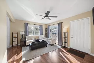 151 Egan Dr, Streamwood, IL 60107 - Photo 3