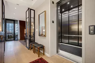 56 W Huron St, Chicago, IL 60654 - Photo 3