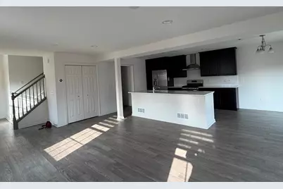 579 Bobby Ann Court, Roselle, IL 60172 - Photo 5