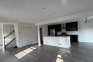 579 Bobby Ann Ct, Roselle, IL 60172 - Photo 5