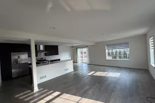 579 Bobby Ann Ct, Roselle, IL 60172 - Photo 3