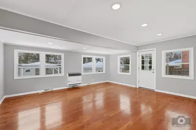 1017 N Main Street, Wheaton, IL 60187 - Photo 11