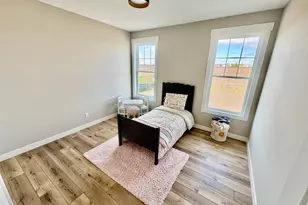 1927 Parkside Dr, Sycamore, IL 60178 - Photo 29