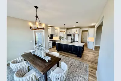 1927 Parkside Drive, Sycamore, IL 60178 - Photo 11