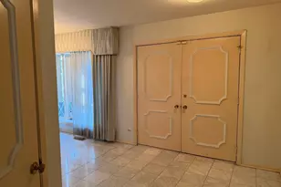 6247 N Kilpatrick Ave, Chicago, IL 60646 - Photo 3