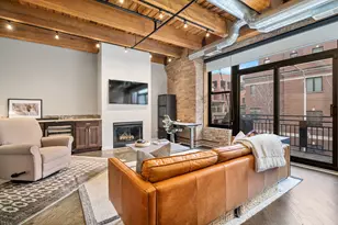 520 W Huron St, Chicago, IL 60654 - Photo 3