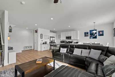 1016 Gillespie Lane, Yorkville, IL 60560 - Photo 9