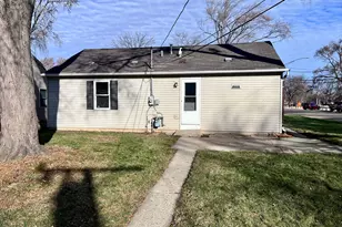 1517 Lyons Ct, Waukegan, IL 60085 - Photo 3