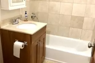 512 W Barry Ave, Chicago, IL 60657 - Photo 5