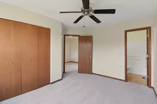 1475 W Sedgewood Ct, Round Lake, IL 60073 - Photo 21