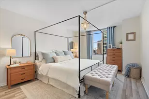 525 W Hawthorne Pl, Chicago, IL 60657 - Photo 17